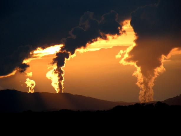 Sonnenuntergang mit Fumarolen und Geysire