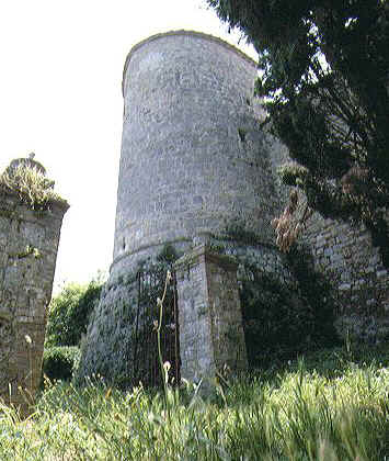 The walls of Mensano